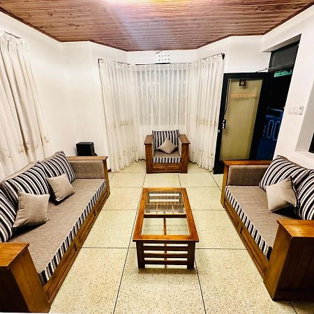 Royal Guest Hotel Inn Nuwara Eliya Exterior foto